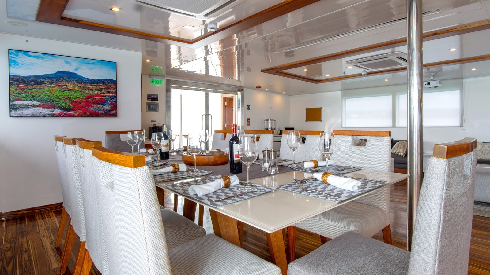 infinity-4 Infinity Yacht