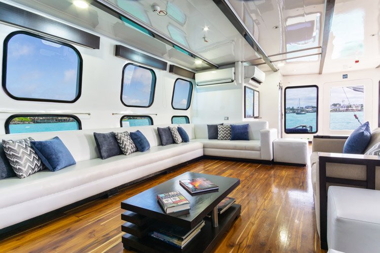 Narural Paradaise Yacht