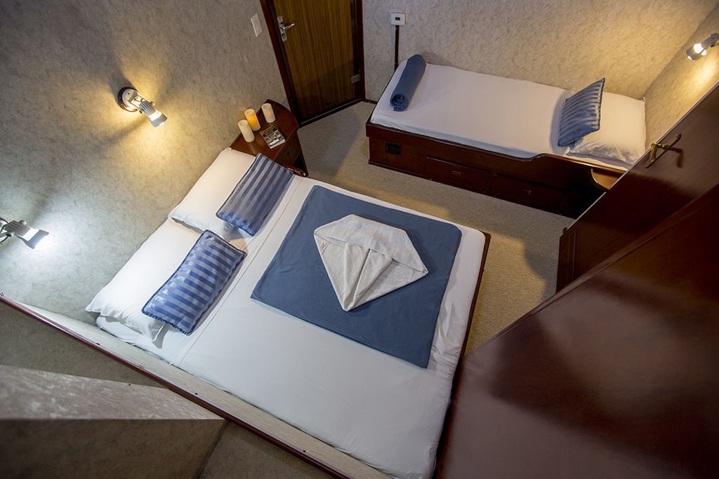 CABINS Mary Anne Yacht