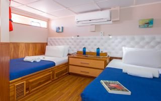 Koln galapagos yacht twin bed cabin Koln galapagos yacht twin bed cabin