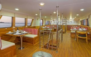 Koln yacht galapagos dinner deck Koln yacht galapagos dinner deck