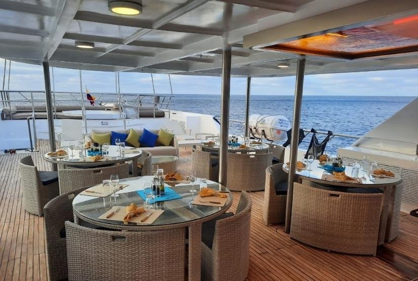 Galapagos diving holiday Tiburon Explorer