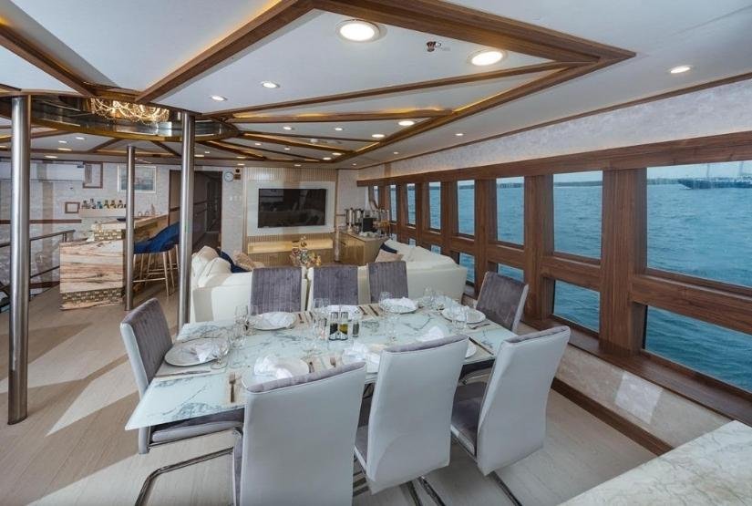 Galapagos diving price Tiburon Explorer Galapagos diving price Tiburon Explorer