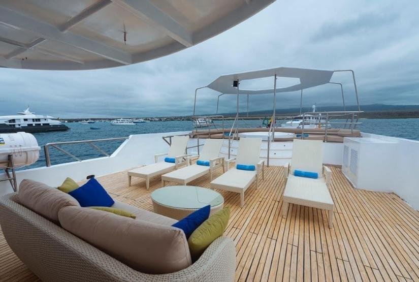 Galapagos diving tour 2022 Tiburon Explorer