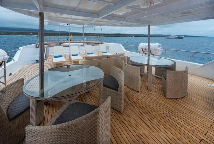 Galapagos diving vacation Tiburon Explorer Galapagos diving vacation Tiburon Explorer