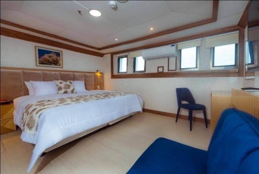 Tiburon explorer cabin