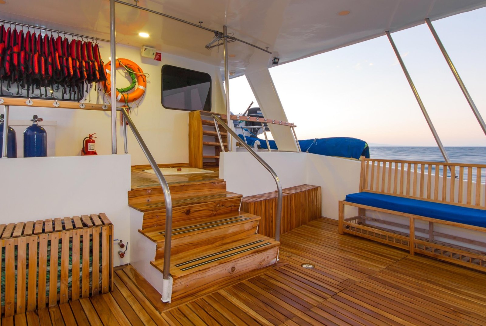 Koln Yacht Galapagos Islands