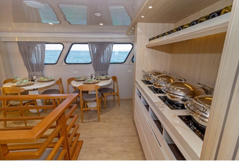 Galaxy-Diver-Dinnig-Room Galaxy-Diver-Dinnig-Room