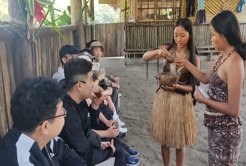 kuyana-amazon-lodge-community kuyana amazon lodge community