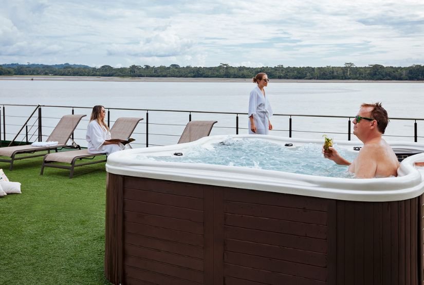 anakonda amazon cruise jacuzy