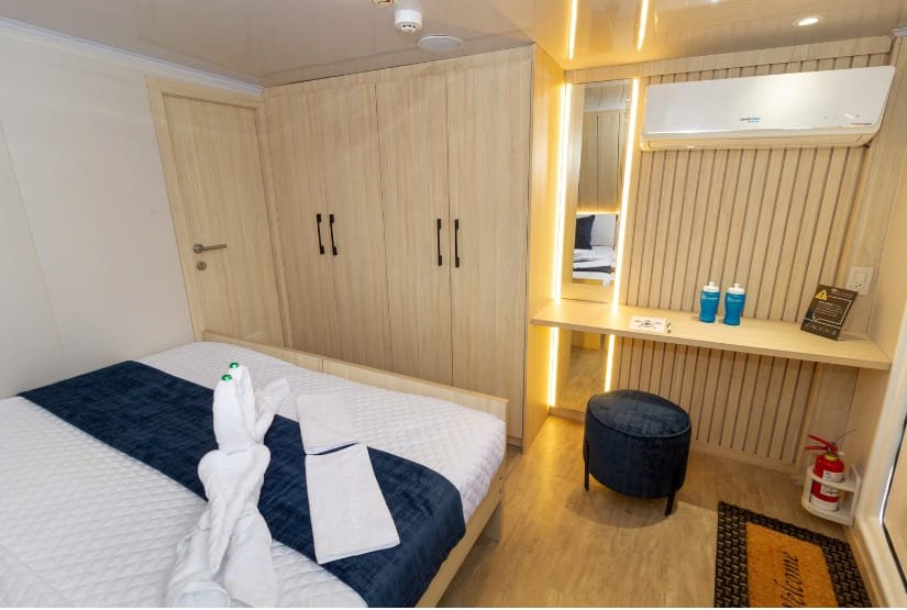 Galaxy Orion double bed cabin