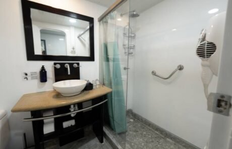 Anahi Catamaran shower