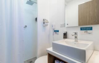 Galapagos Angel Yacht bathroom