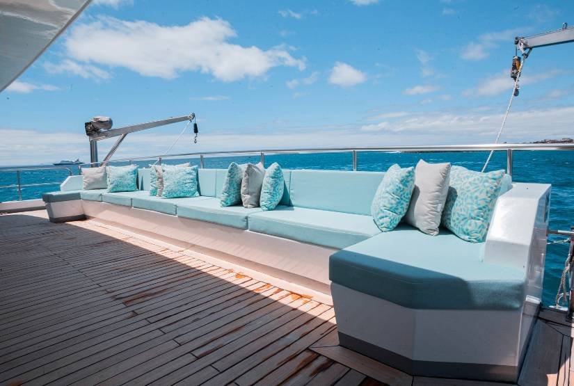 Alya Catamaran Living Room Alfresco