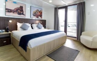 Natural Paradise Yacht Upper Deck Suite