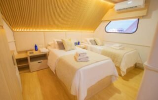 Seaman Catamaran Twin beds