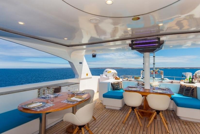 Grand Majestic Yacht Al fresco dining