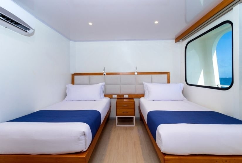 Reina Silvia Voyager room3