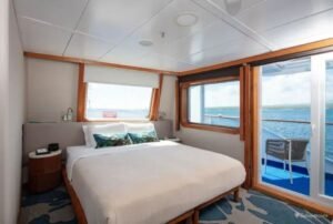 legend balcony suite bed