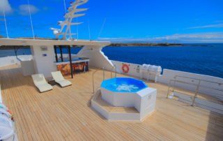 Grand Queen Beatriz Yacht