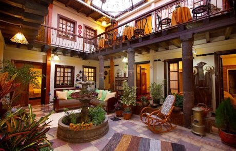 Portal Cantuña uio Yard