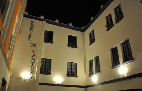 Portal Cantuña uio entrance