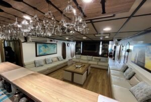 Anali Catamaran GPS living