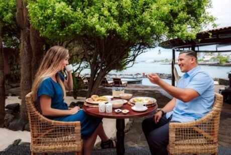 Escalesia Villa exterior breakfast