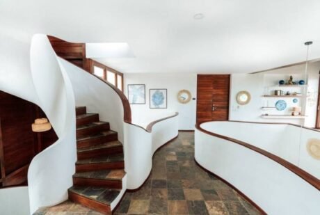 Escalesia Villa hall