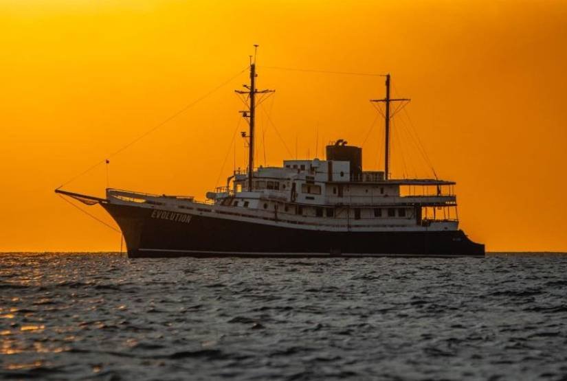 Evolution Yacht