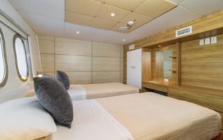 Grand Daphne Yacht Twin Cabin
